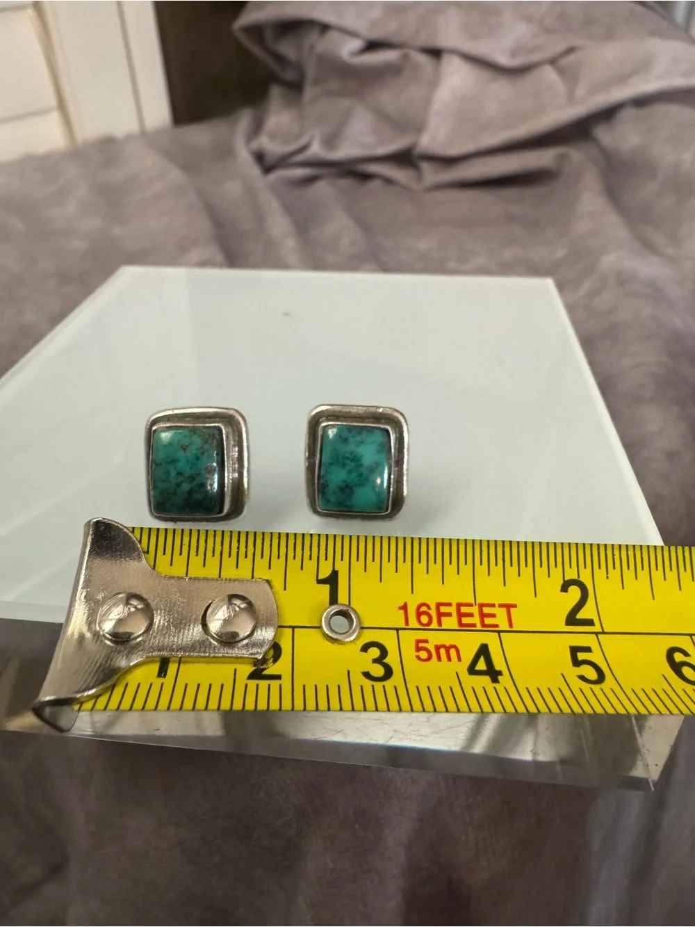 N/A square stud
